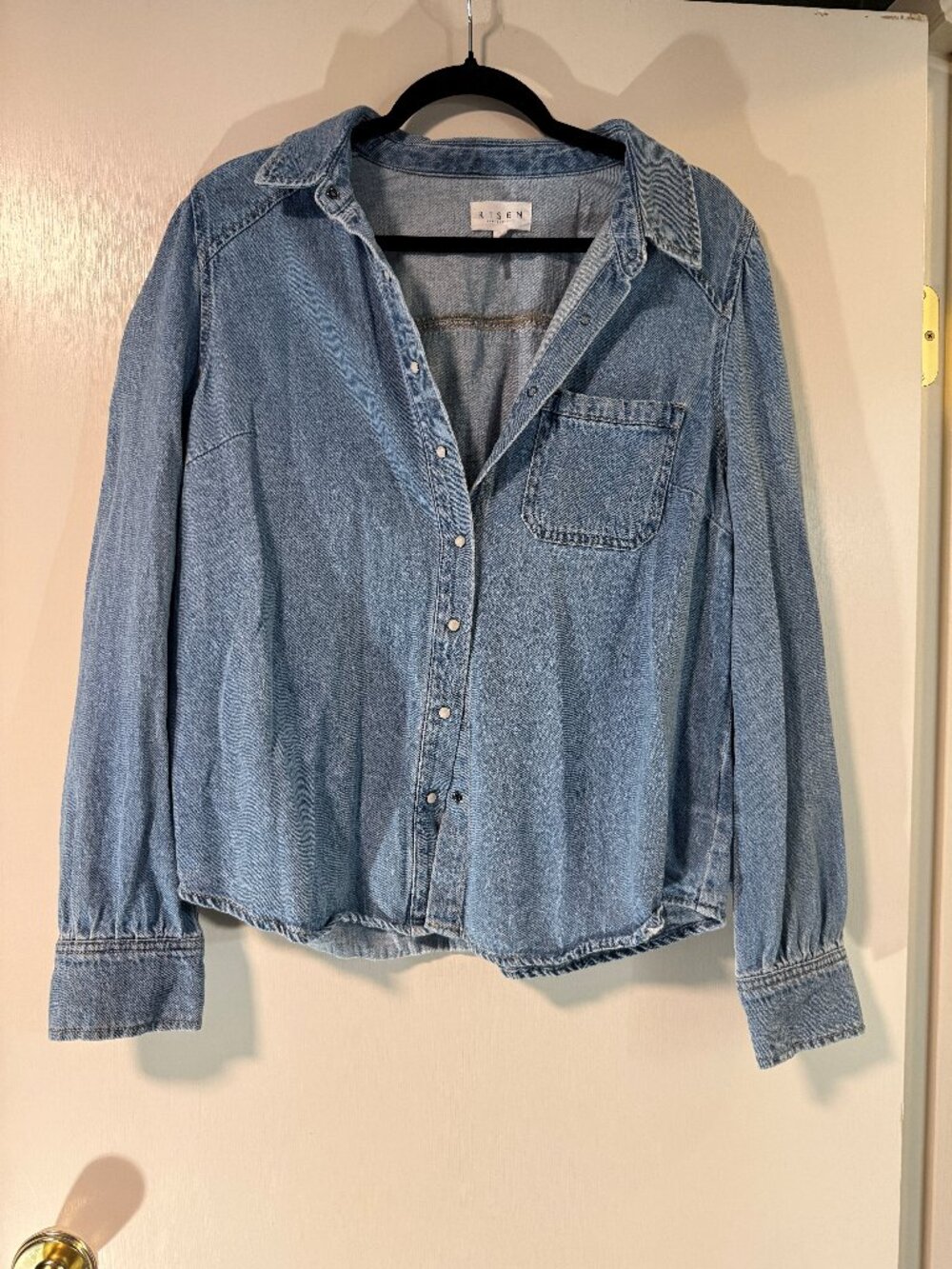 Risen Jeans Light Wash Denim Button-Down Shirt – Size Large